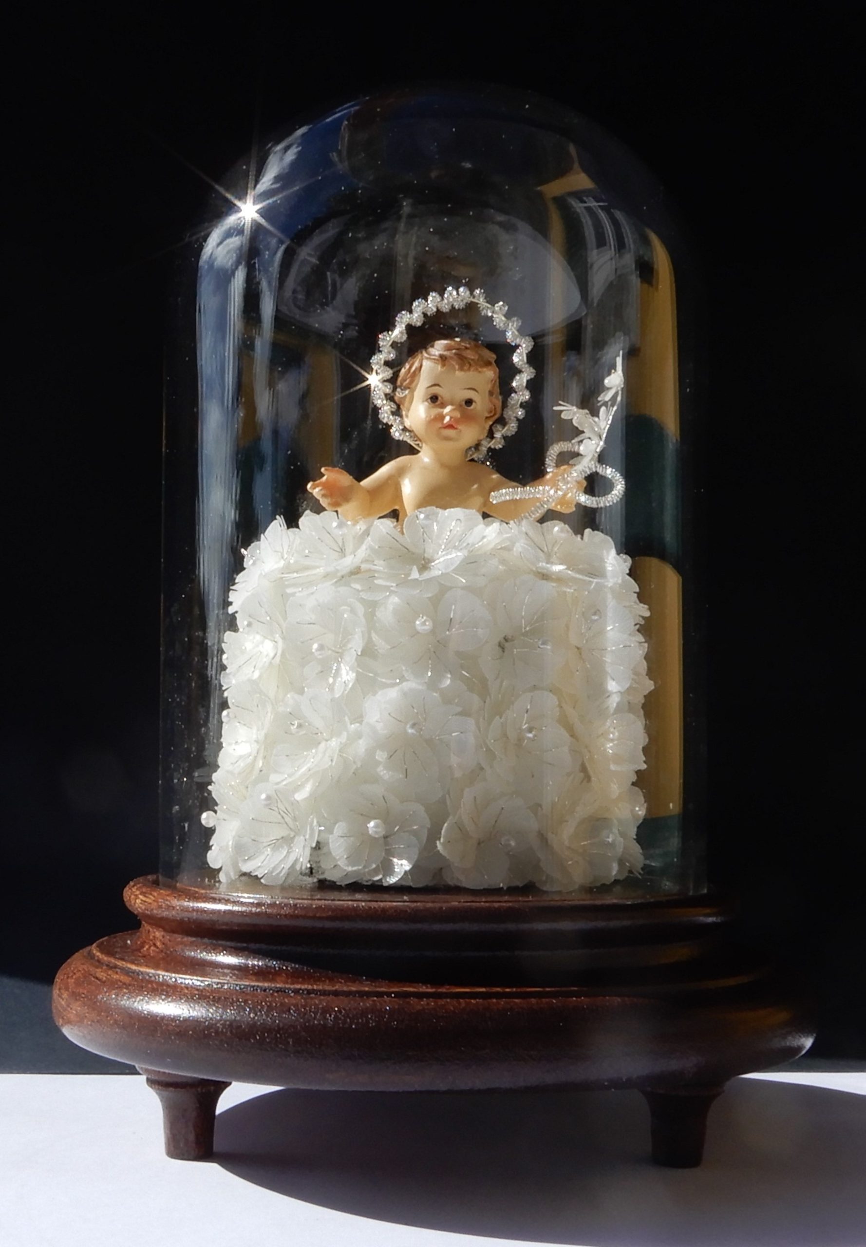 Redoma c/ Menino Jesus de Saias em escama de peixe