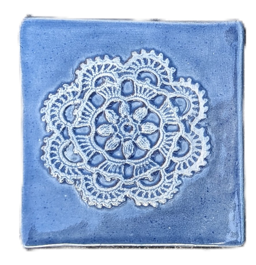 Íman cerâmica, tema crochet