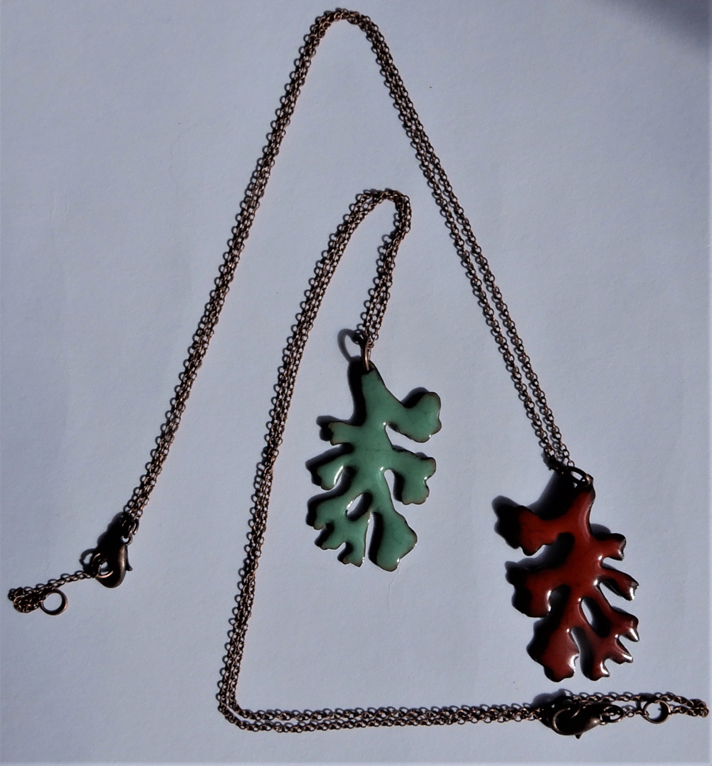 Colar com coral vermelho