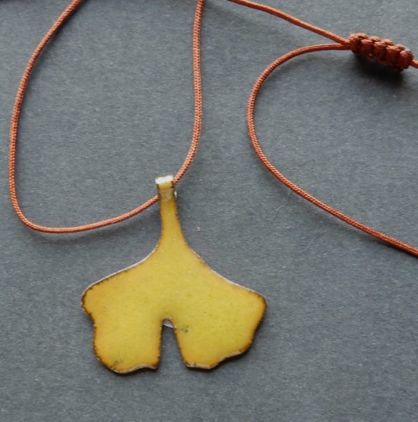 Fio c/pendente cobre, Ginkgo Biloba amarelo
