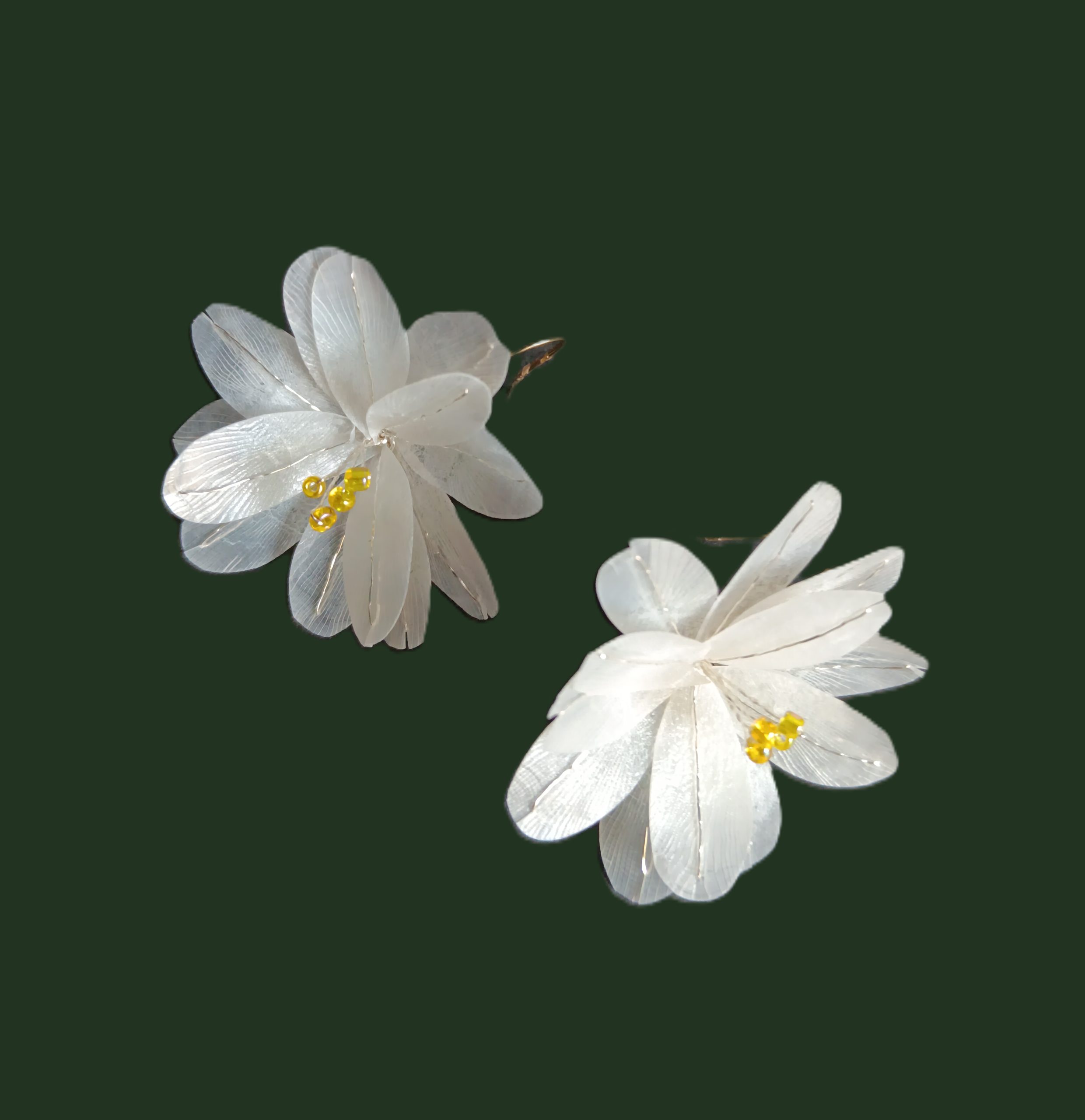 Brincos c/ flor em escama de peixe