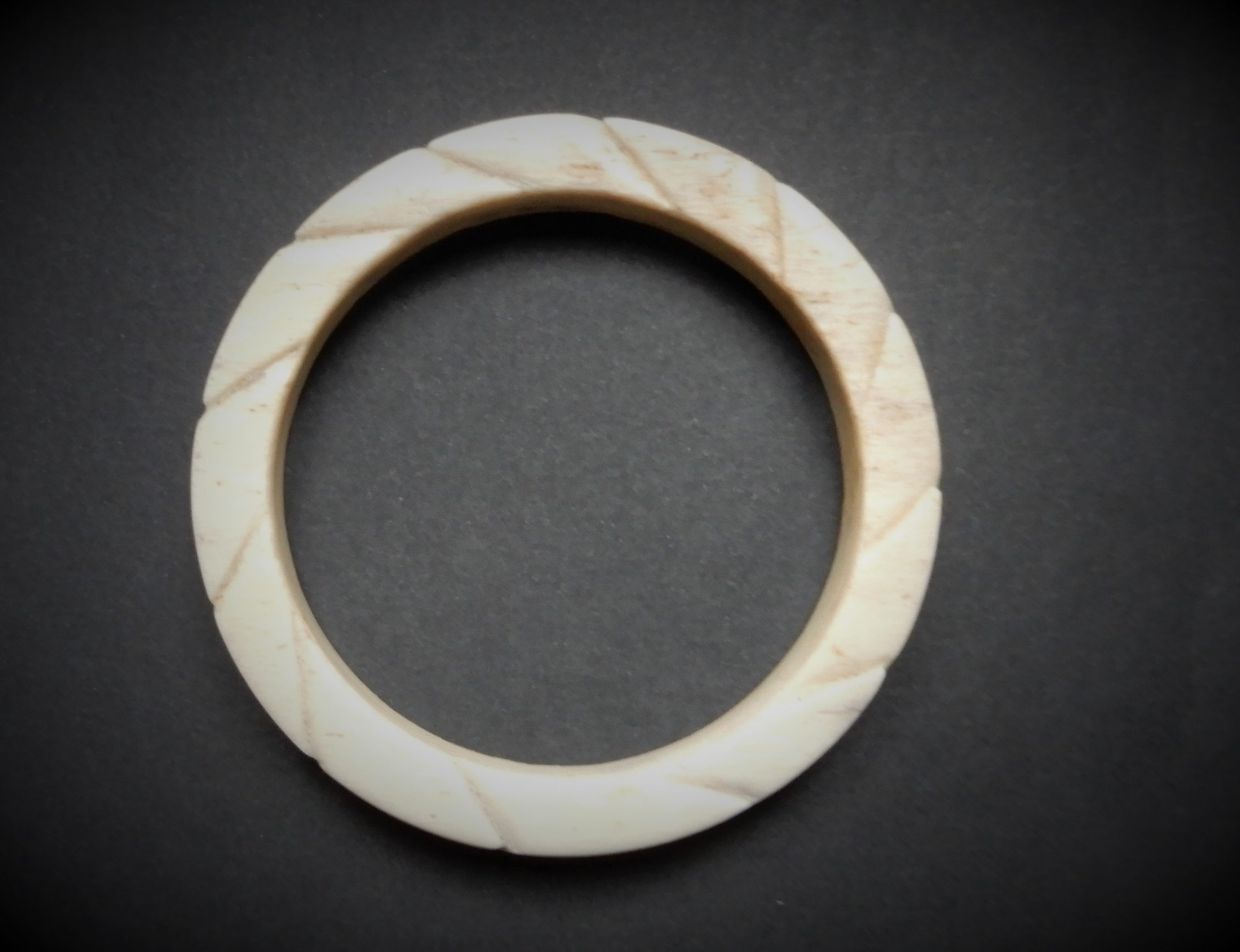 Pulseira em osso de baleia